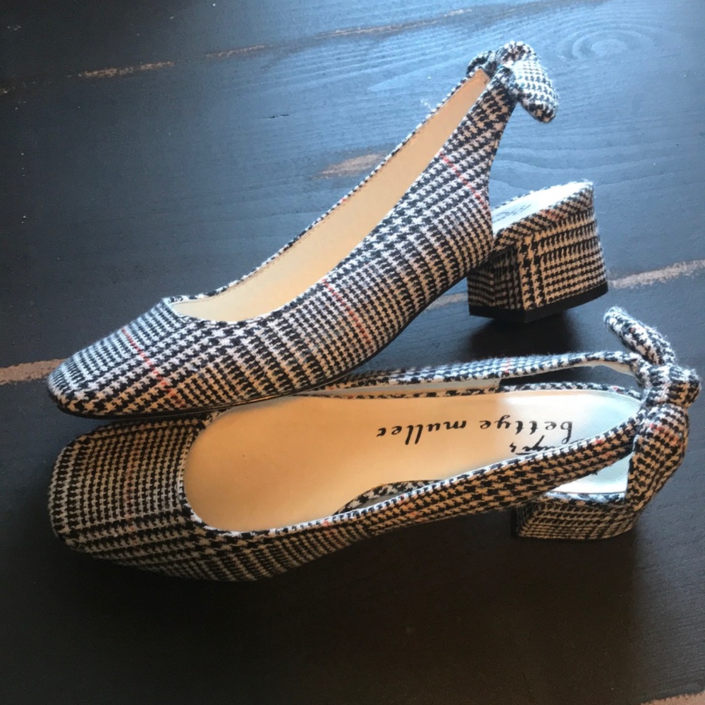 Bettye muller slingback pump